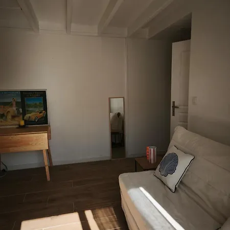 Holiday home Charmante Maisonette - Piscine Chauffee & A 10 Min Avant Pied De La